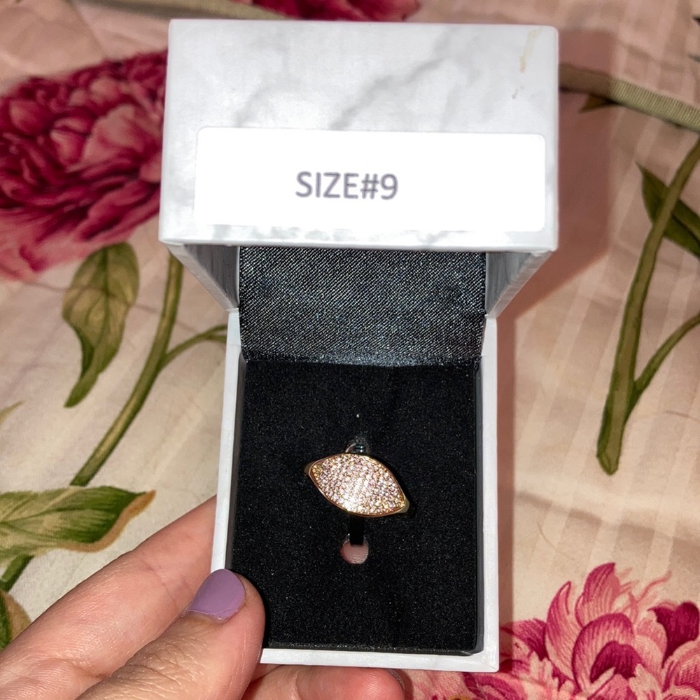 Ring size 9 - Picture 2 of 5